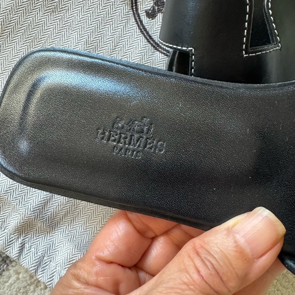 New - Iconic Black Slide Sandals - Picture 3 of 5